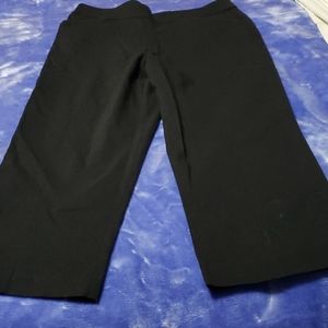 NWOT Time & Tru black crop pants
